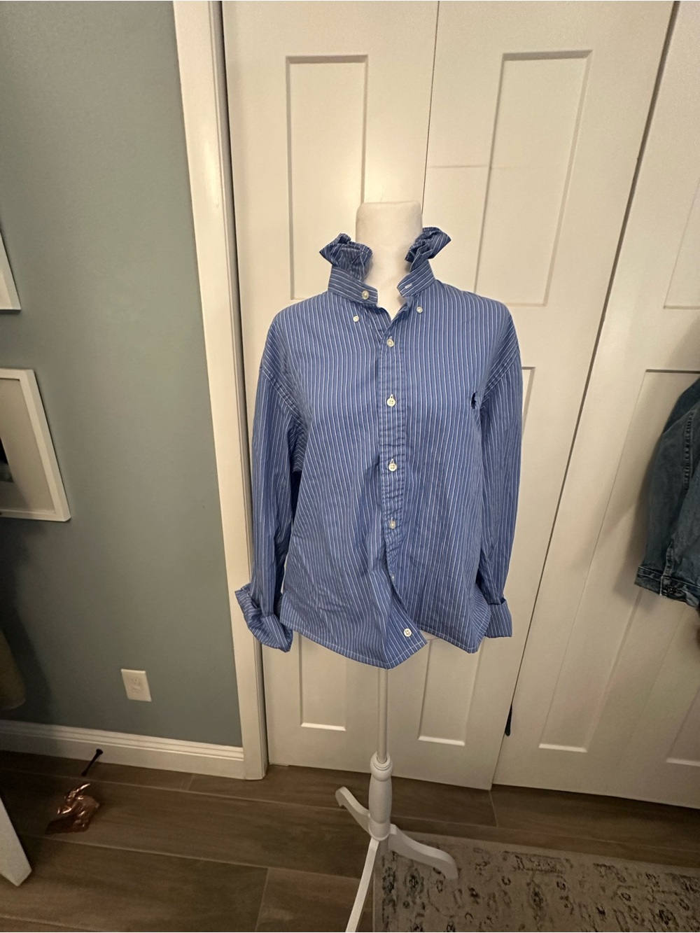 Women - Upcycled (reworked) men’s shirt with ruffled collar Ralph lauren